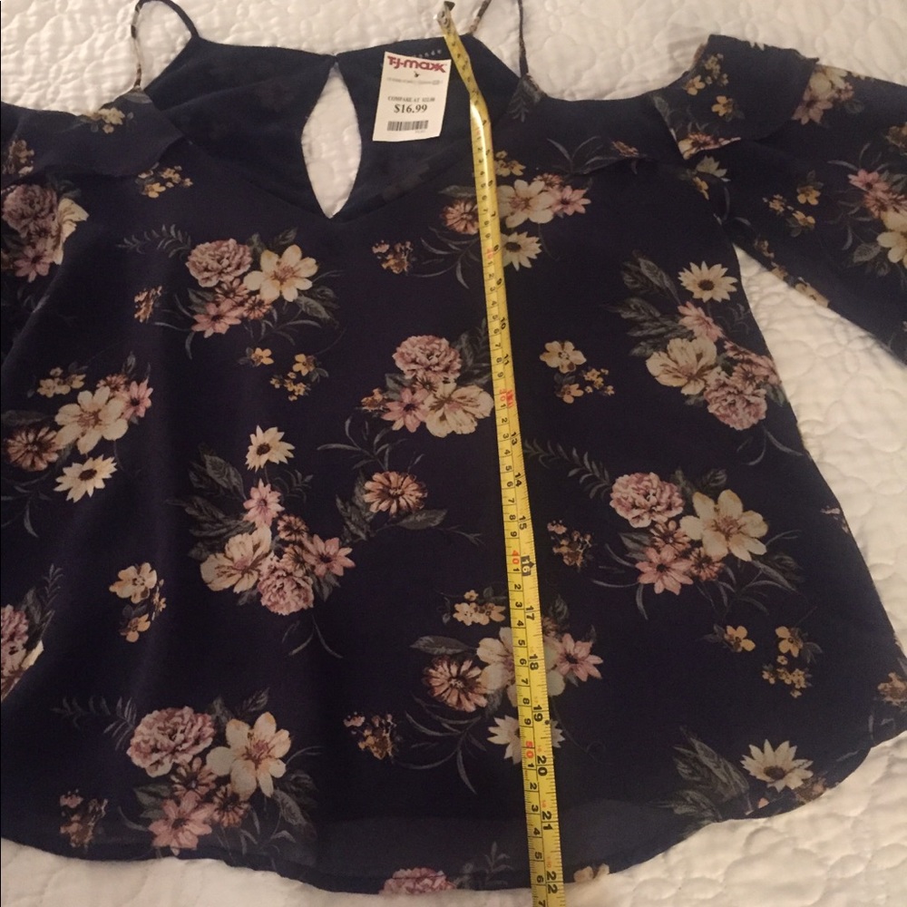 Cold shoulder floral navy blue blouse medium